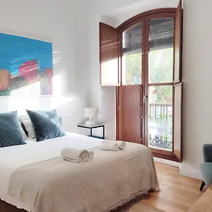 Homeyseville-luxury Arenal 6 Pax, Parking Optional Apartment
